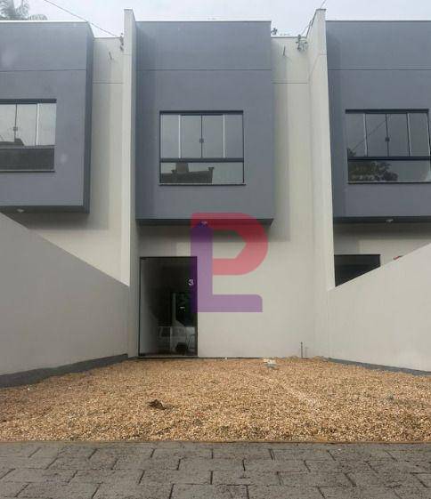 Casa à venda com 2 quartos, 60m² - Foto 3