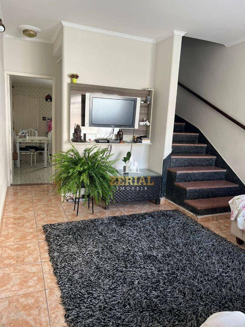 Sobrado à venda e aluguel com 3 quartos, 142m² - Foto 1