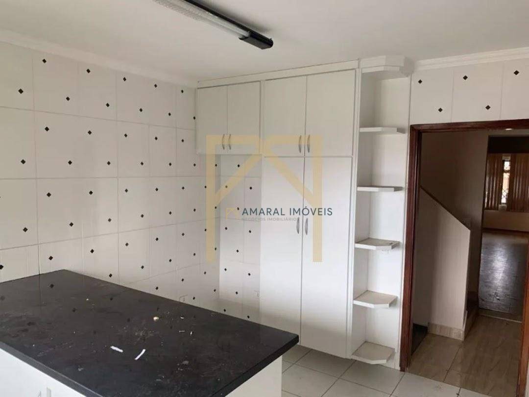 Casa à venda com 3 quartos, 210m² - Foto 7