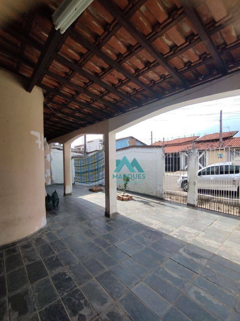 Casa, 4 quartos, 181 m² - Foto 1