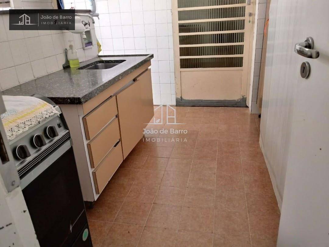 Apartamento à venda com 4 quartos, 200m² - Foto 6