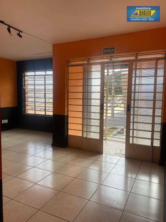 Casa à venda com 2 quartos, 120m² - Foto 1