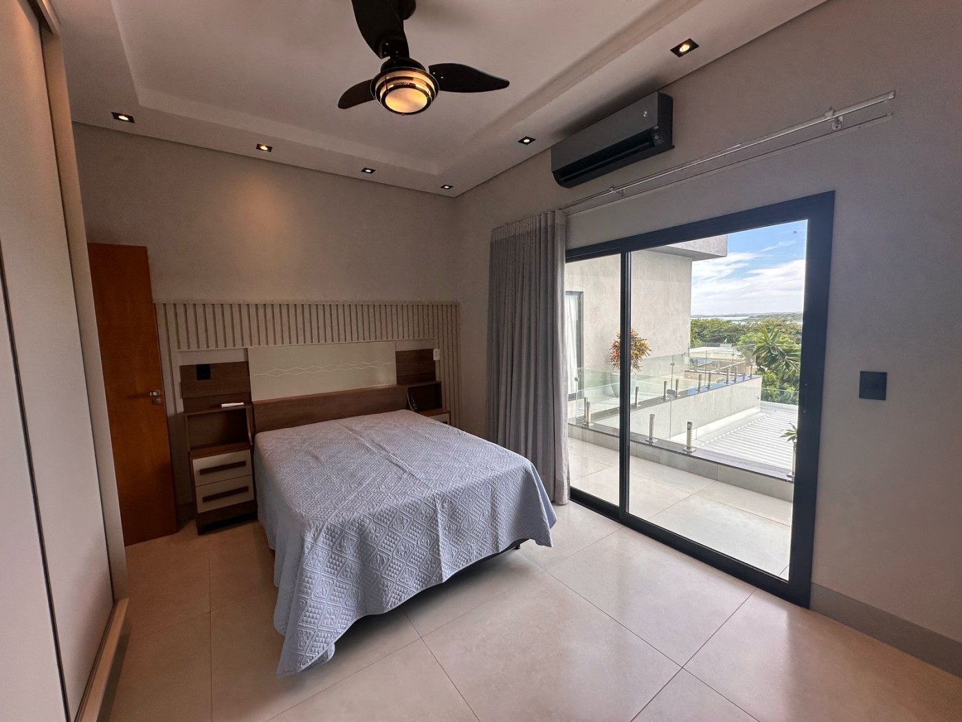 Casa à venda com 3 quartos, 335m² - Foto 15