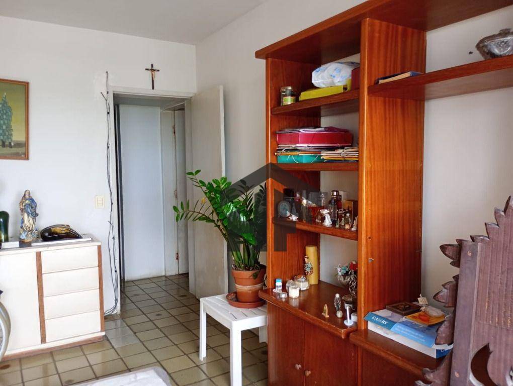 Apartamento à venda com 4 quartos, 210m² - Foto 9