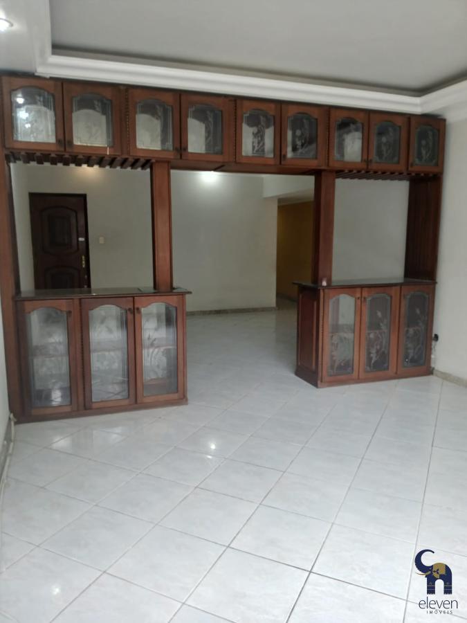 Apartamento à venda com 4 quartos, 200m² - Foto 2