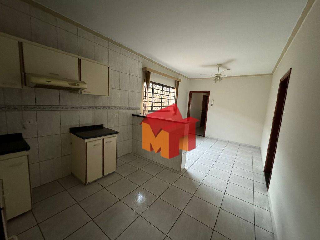 Casa à venda com 3 quartos, 220m² - Foto 5