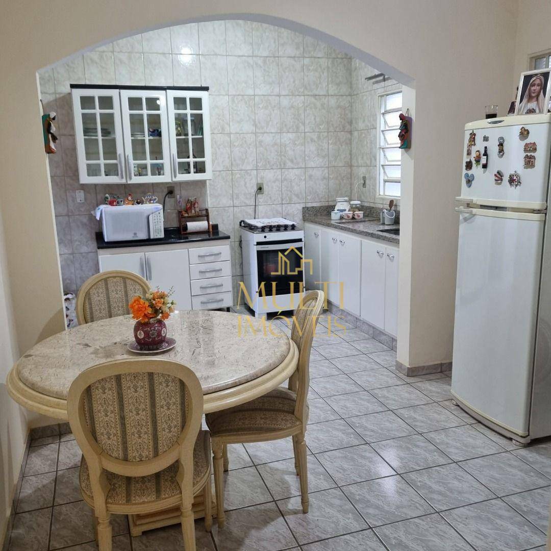 Casa à venda com 3 quartos, 144m² - Foto 4