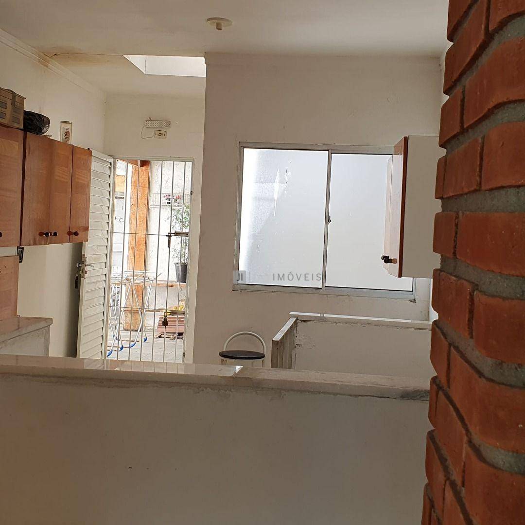 Sobrado à venda com 6 quartos, 200m² - Foto 18