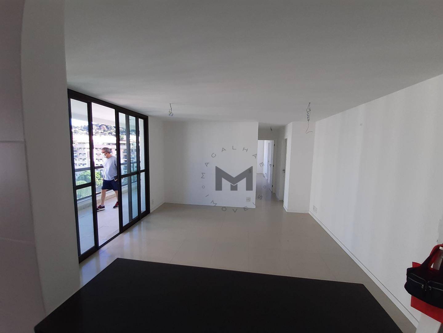 Apartamento à venda com 2 quartos, 81m² - Foto 1