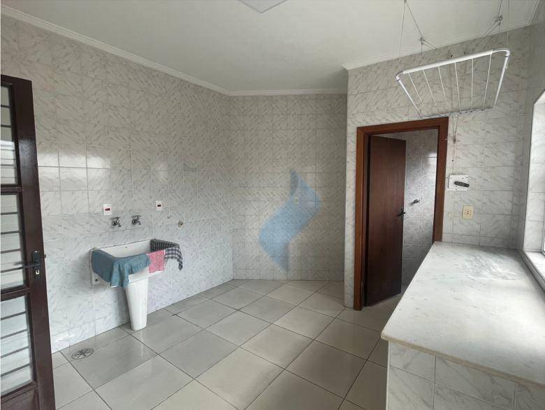 Casa à venda e aluguel com 3 quartos, 193m² - Foto 24