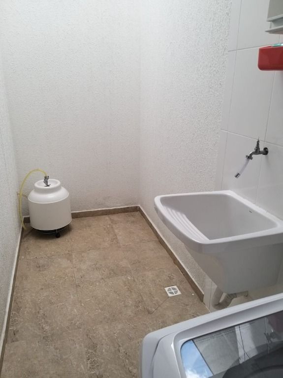 Sobrado à venda com 2 quartos, 60m² - Foto 41