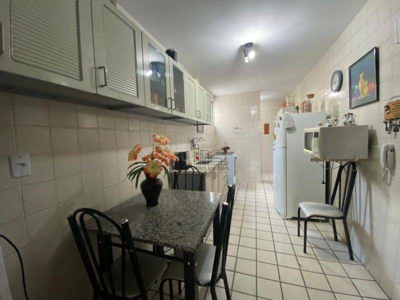 Apartamento à venda com 2 quartos, 70m² - Foto 3