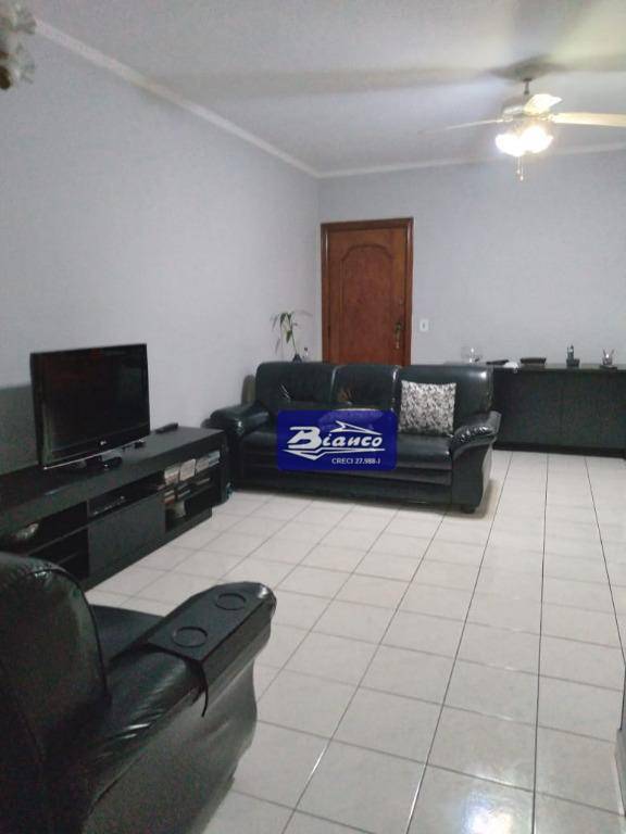 Apartamento à venda com 3 quartos, 140m² - Foto 1