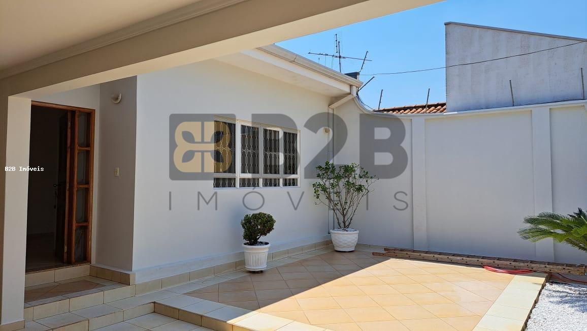 Casa à venda com 3 quartos, 240m² - Foto 5