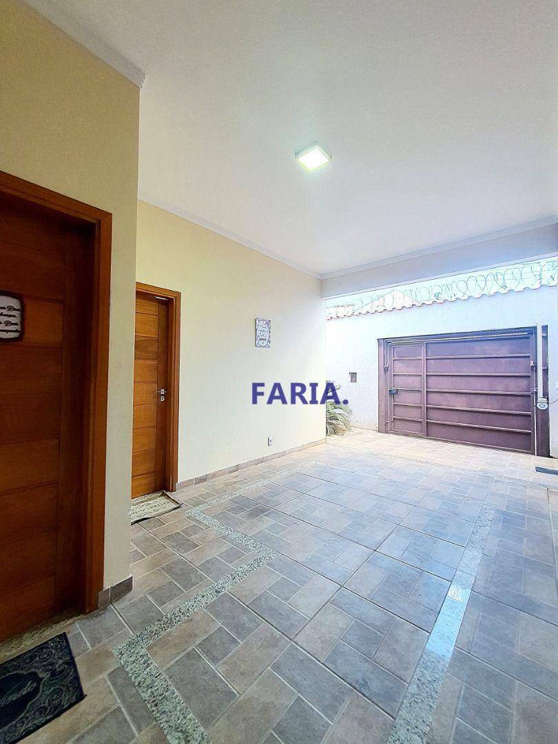 Casa à venda com 2 quartos, 109m² - Foto 4