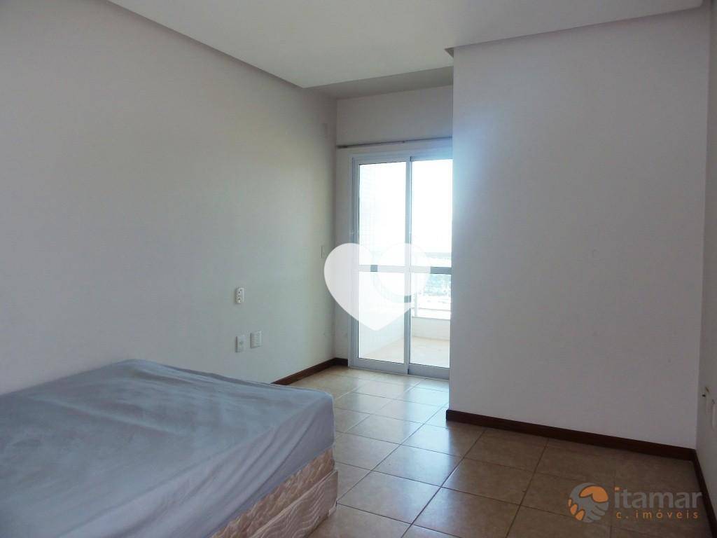 Apartamento à venda com 3 quartos, 110m² - Foto 3