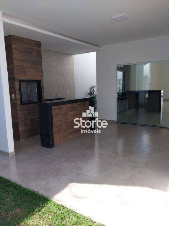 Casa à venda com 3 quartos, 165m² - Foto 2