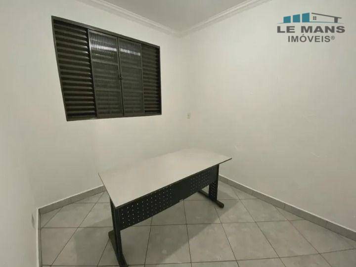 Casa para alugar com 3 quartos, 252m² - Foto 7