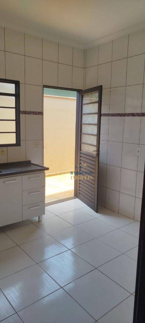 Casa para alugar com 3 quartos, 150m² - Foto 21