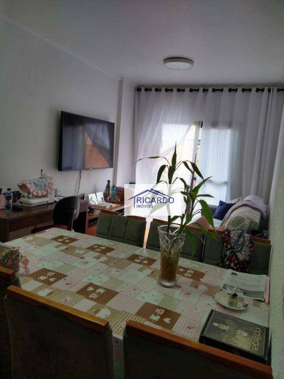 Apartamento à venda com 2 quartos, 74m² - Foto 4