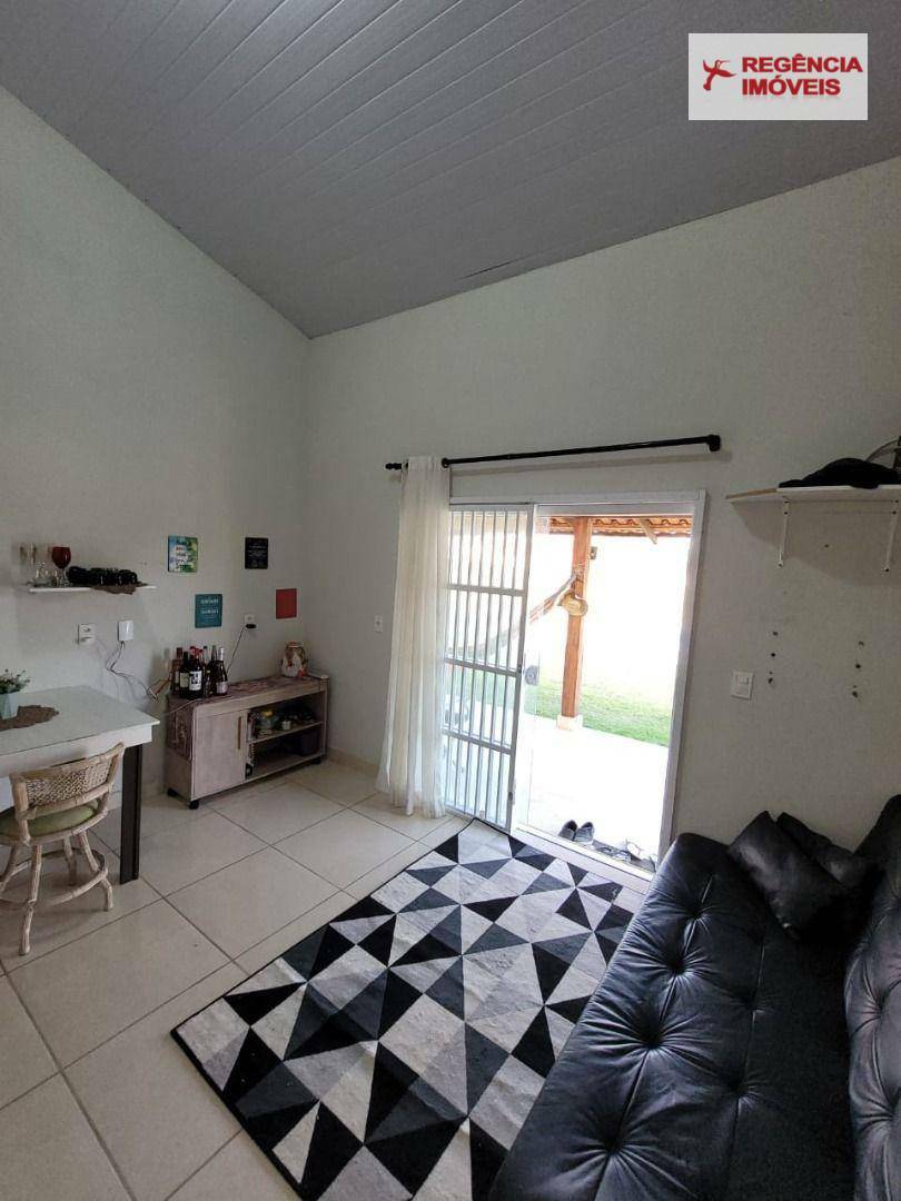 Casa à venda com 1 quarto, 100m² - Foto 2