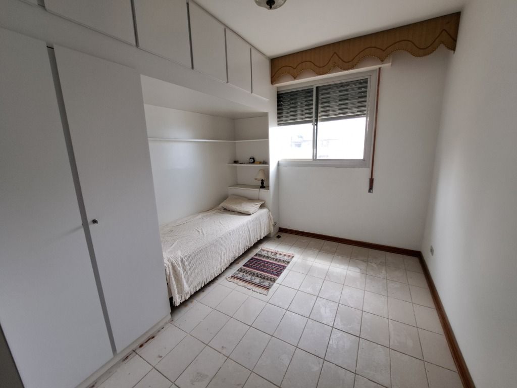 Apartamento à venda com 3 quartos, 140m² - Foto 13