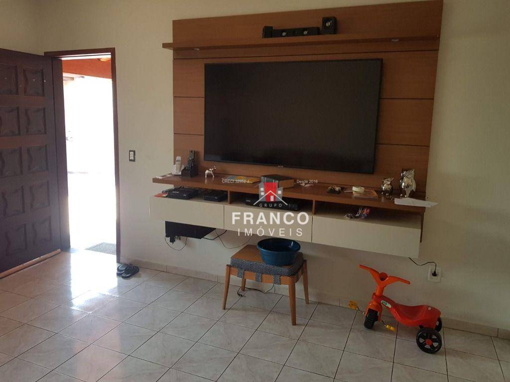 Casa à venda com 2 quartos, 160m² - Foto 7