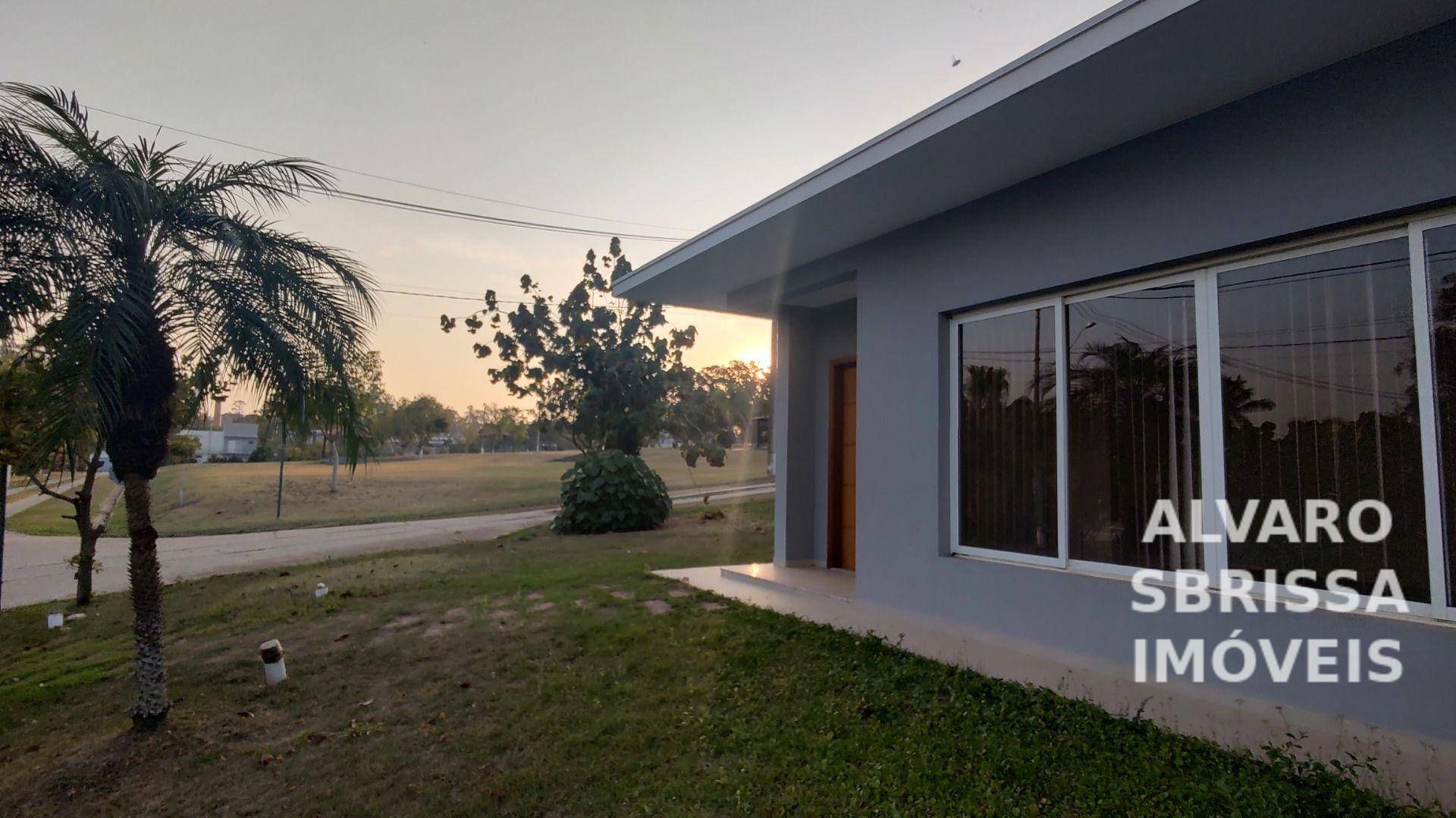 Casa de Condomínio à venda com 3 quartos, 202m² - Foto 3