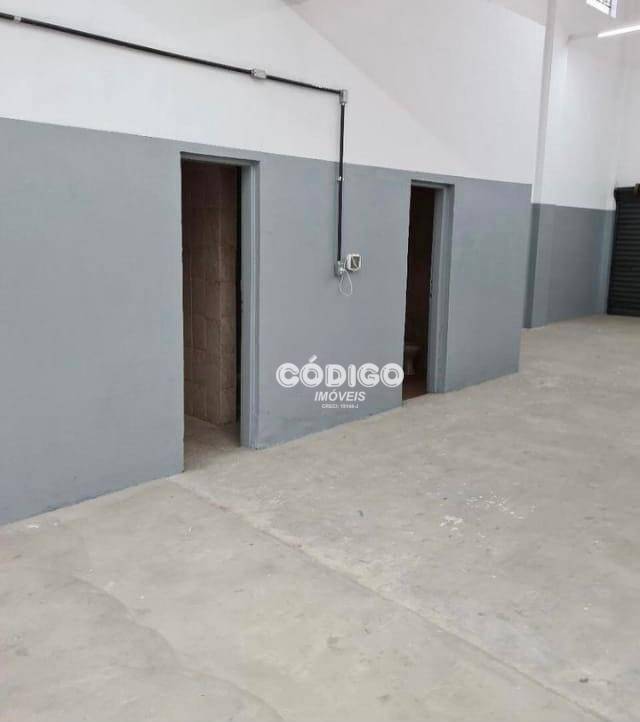 Depósito-Galpão-Armazém para alugar, 200m² - Foto 3