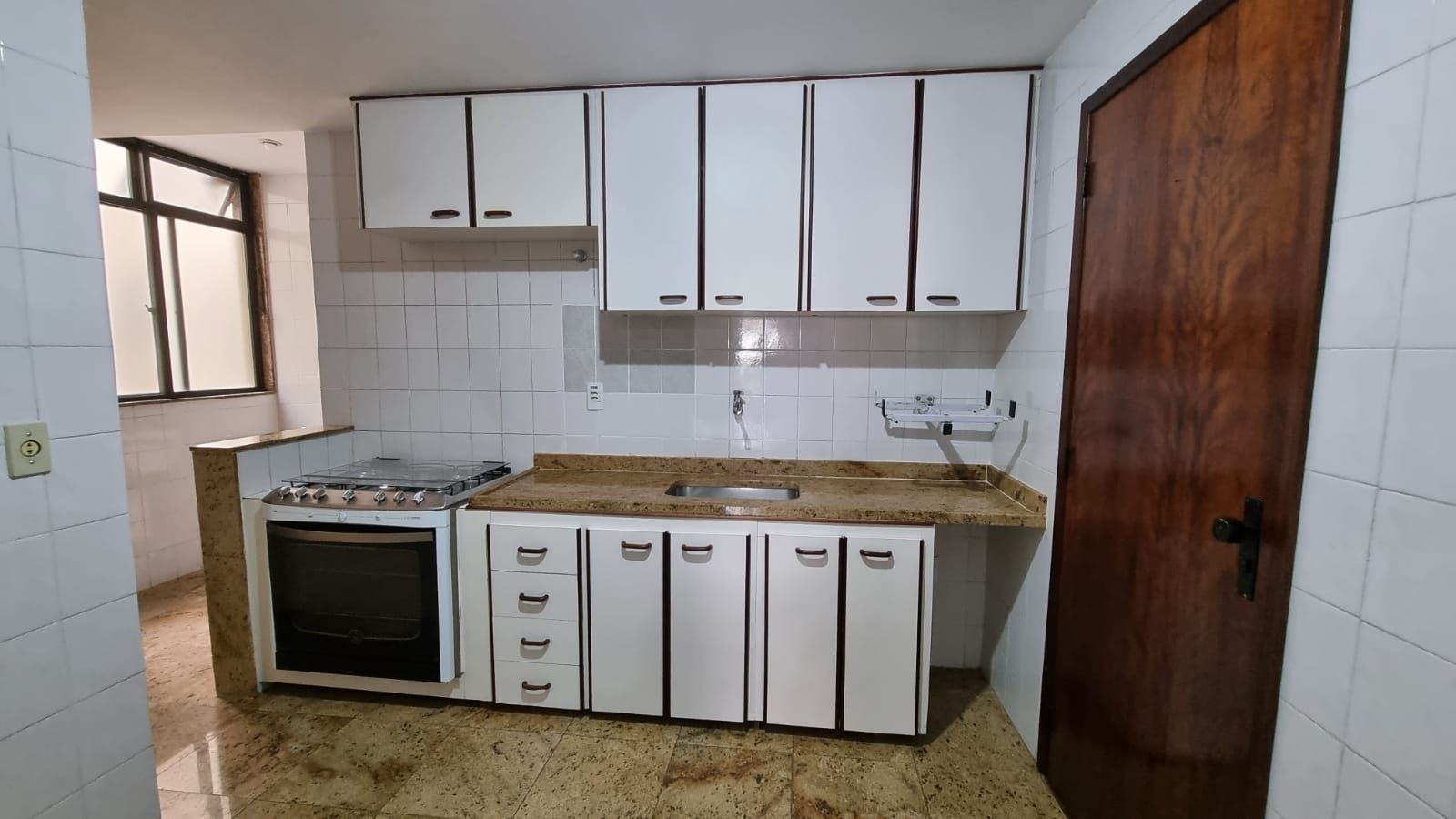 Apartamento à venda com 3 quartos, 100m² - Foto 5