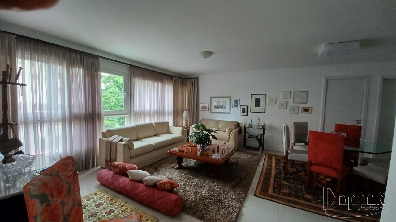 Apartamento à venda com 3 quartos, 217m² - Foto 1