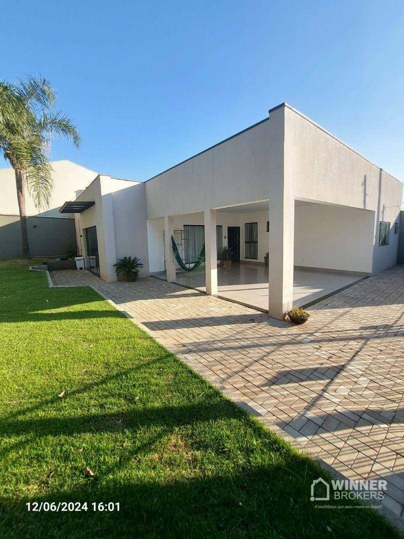 Casa à venda com 3 quartos, 160m² - Foto 1