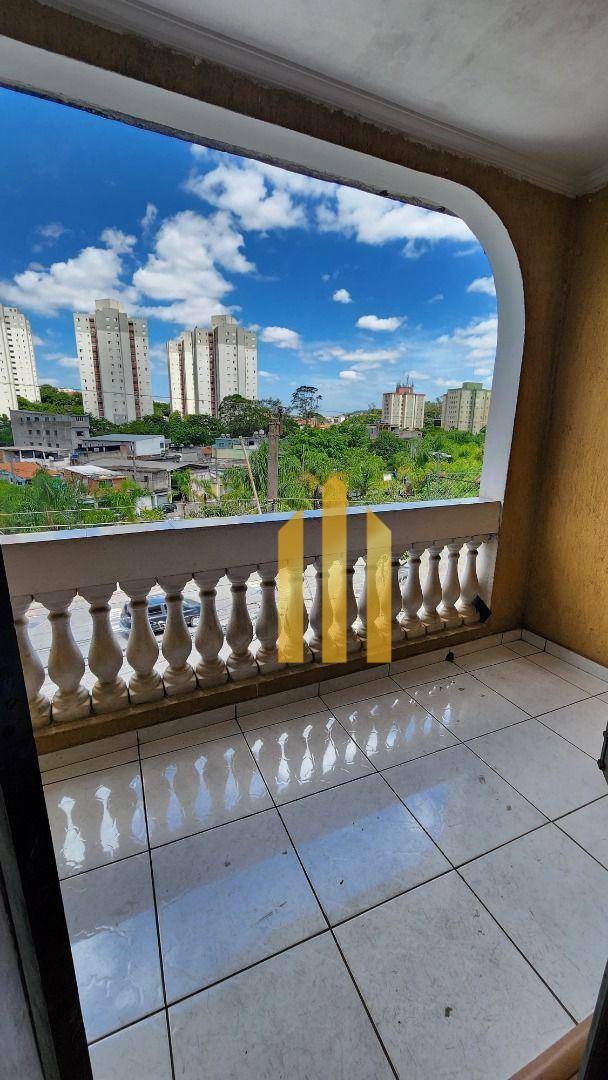 Sobrado à venda e aluguel com 3 quartos, 180m² - Foto 4