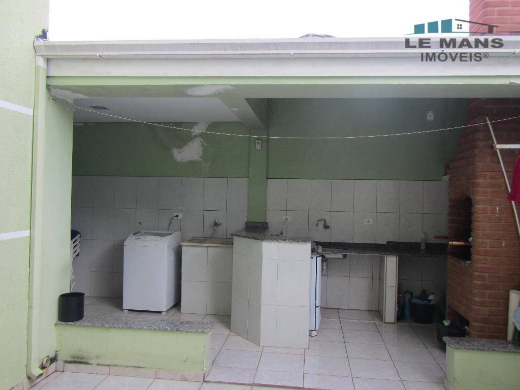 Casa à venda com 3 quartos, 197m² - Foto 14