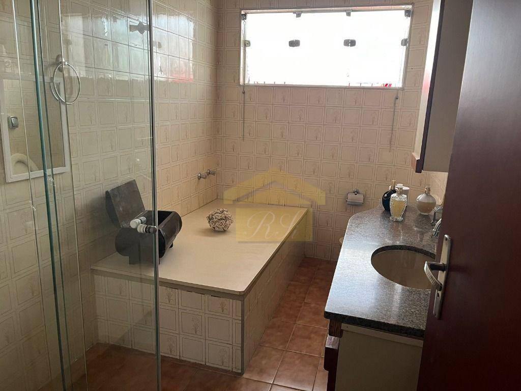 Casa à venda com 5 quartos, 210m² - Foto 12