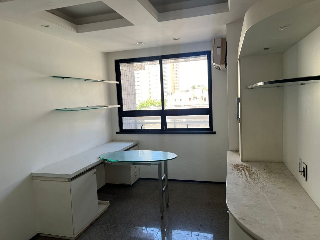 Apartamento à venda com 3 quartos, 233m² - Foto 7