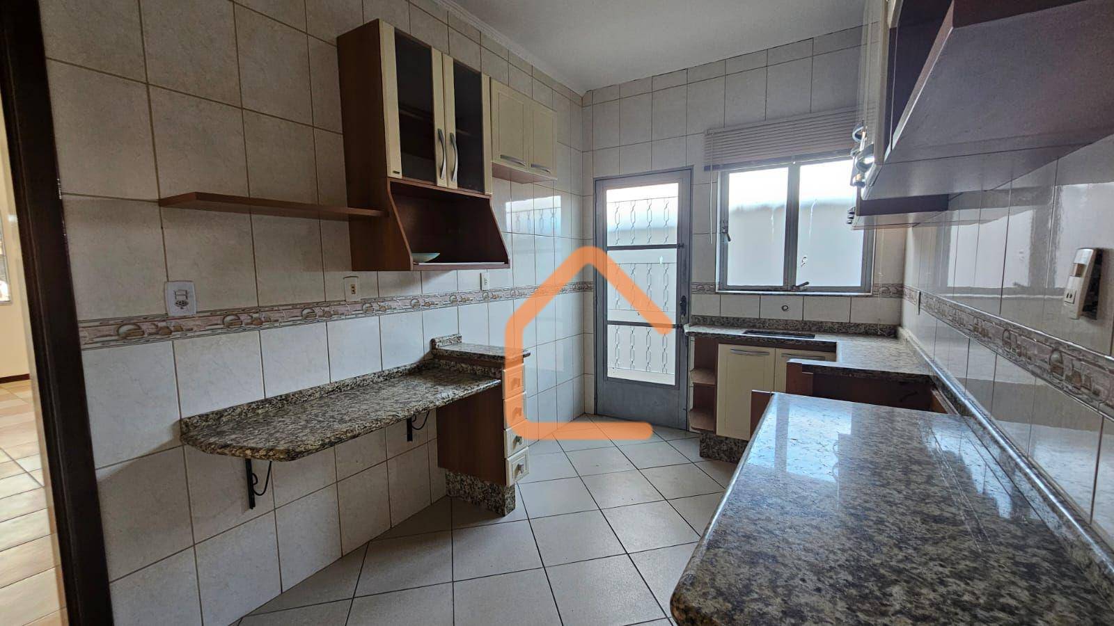 Casa à venda com 3 quartos, 119m² - Foto 4