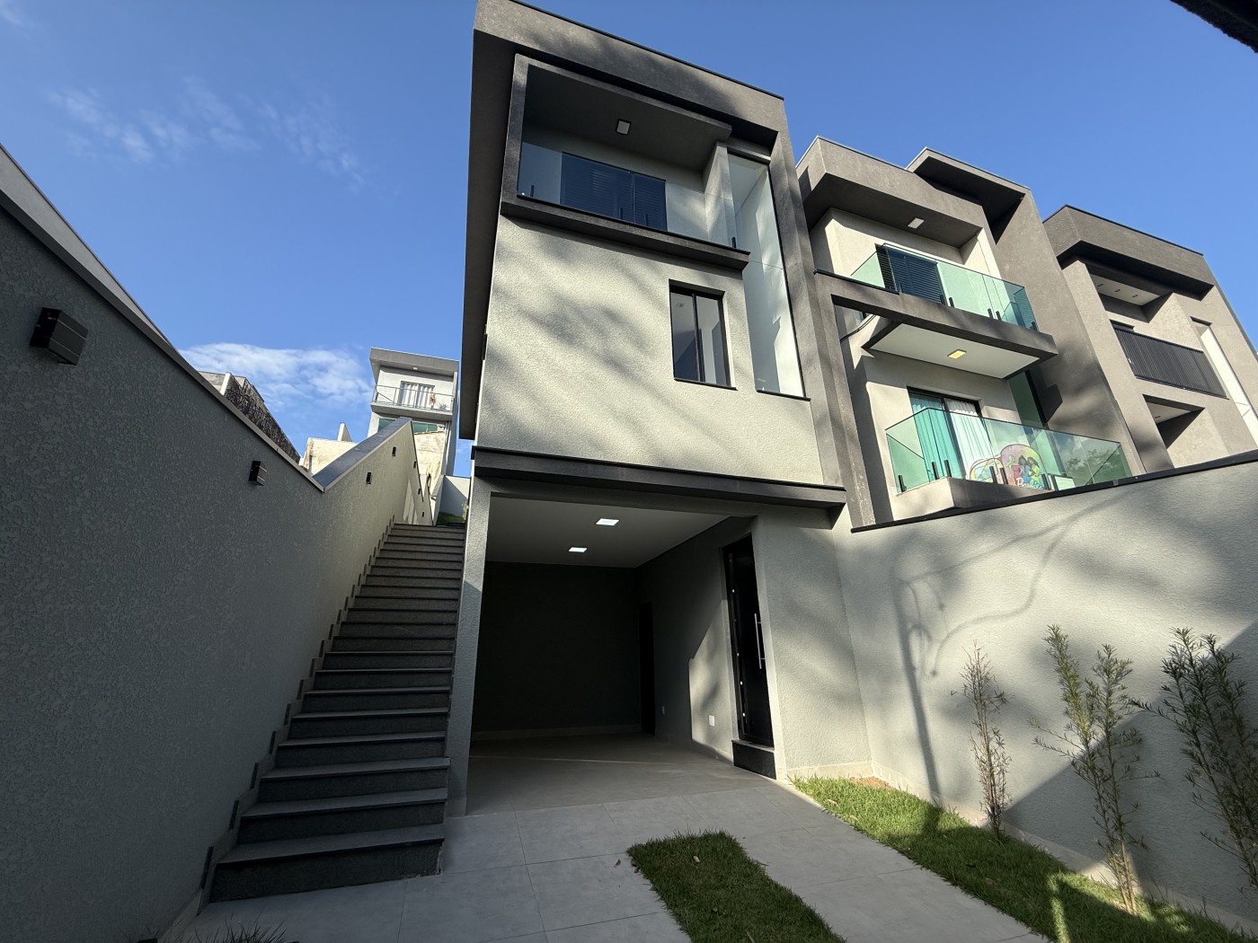 Casa à venda com 3 quartos, 140m² - Foto 1