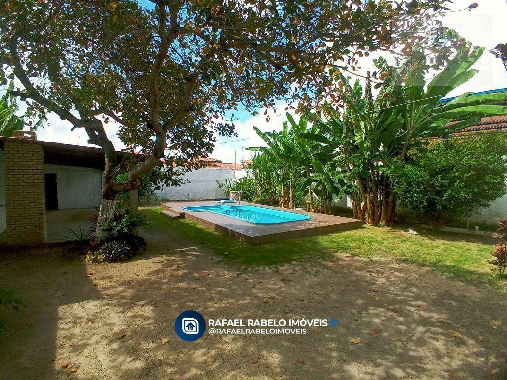 Casa à venda com 3 quartos, 300m² - Foto 1