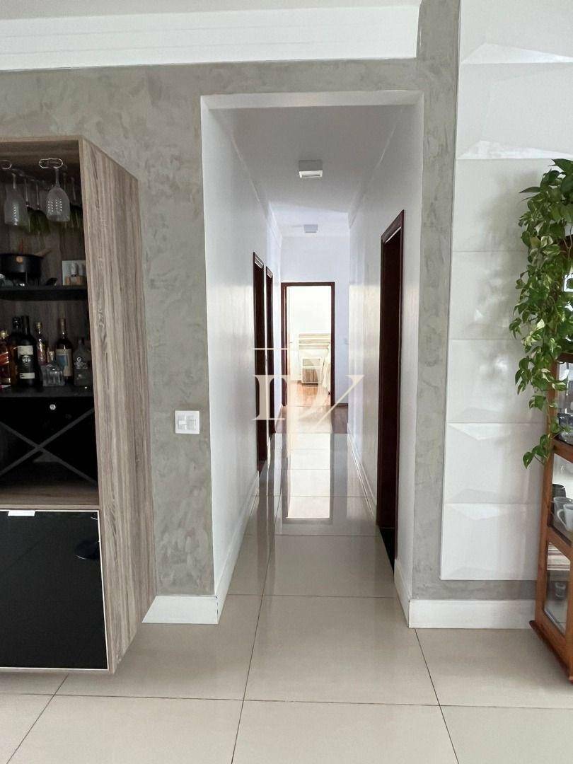 Casa de Condomínio à venda com 3 quartos, 219m² - Foto 3