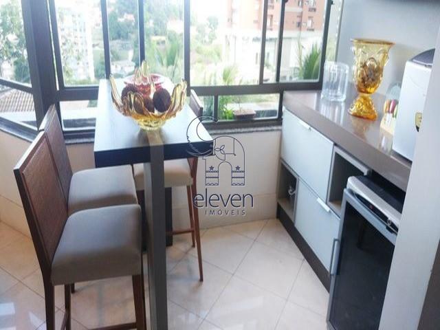 Apartamento à venda com 4 quartos, 247m² - Foto 4