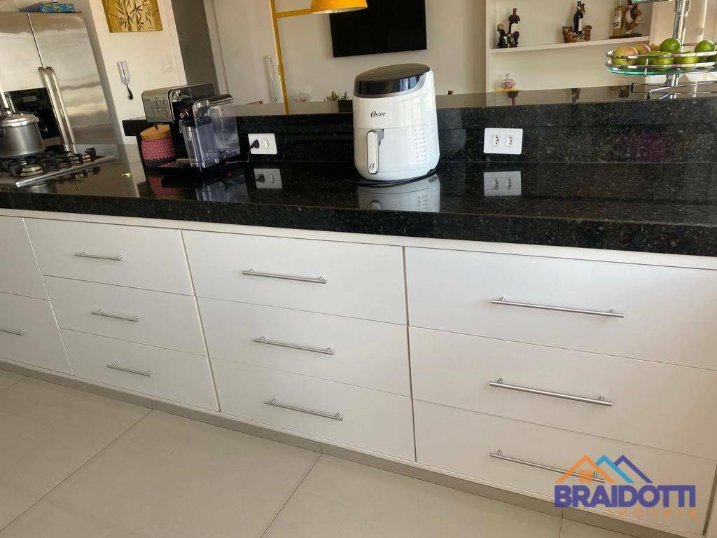 Apartamento à venda com 3 quartos, 260m² - Foto 18