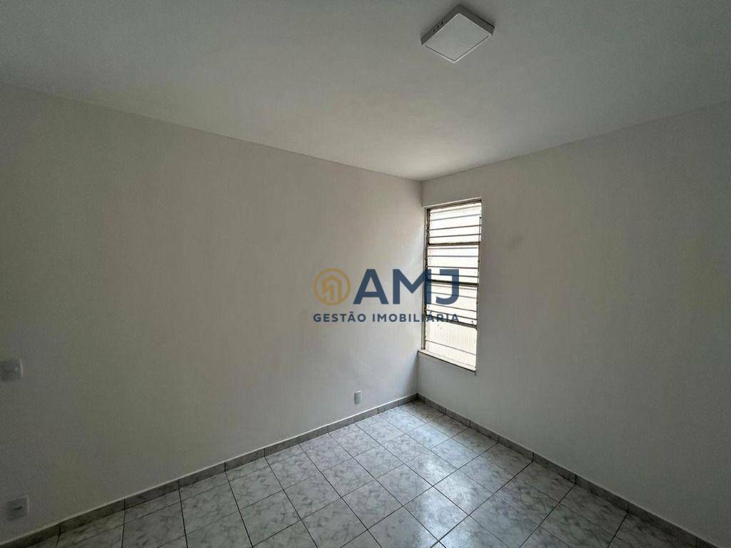 Apartamento à venda com 2 quartos, 57m² - Foto 13