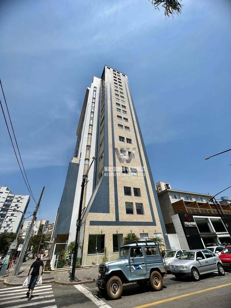 Apartamento à venda com 3 quartos, 170m² - Foto 1