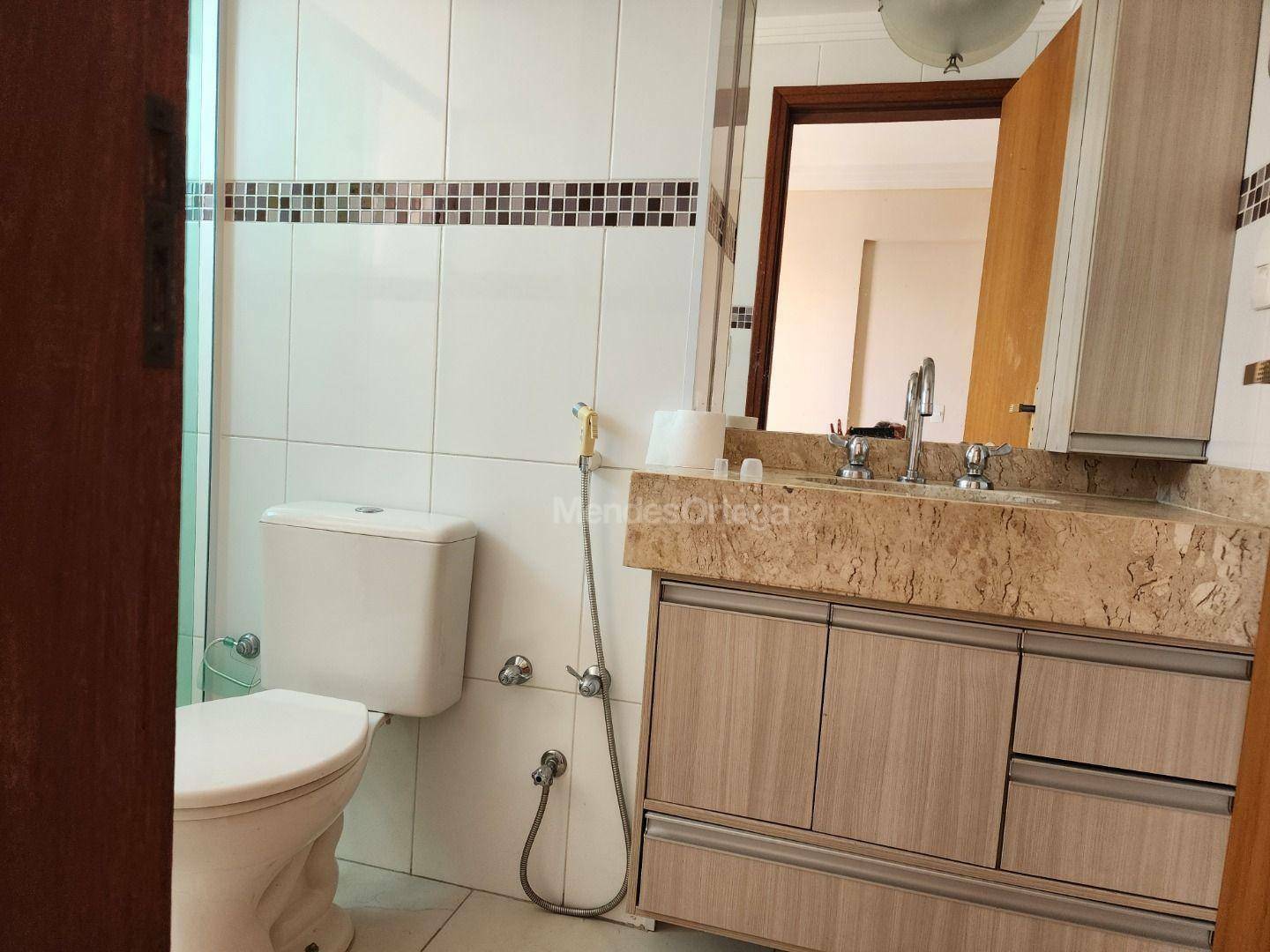 Apartamento para alugar com 3 quartos, 110m² - Foto 16