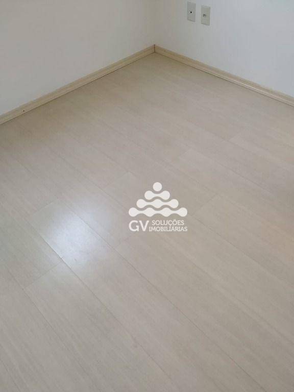 Apartamento à venda com 3 quartos, 78m² - Foto 2