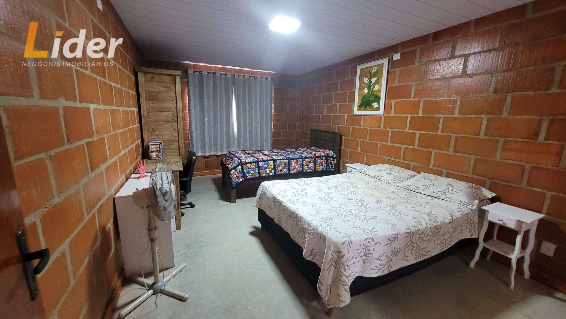 Casa de Condomínio à venda com 3 quartos, 220m² - Foto 14