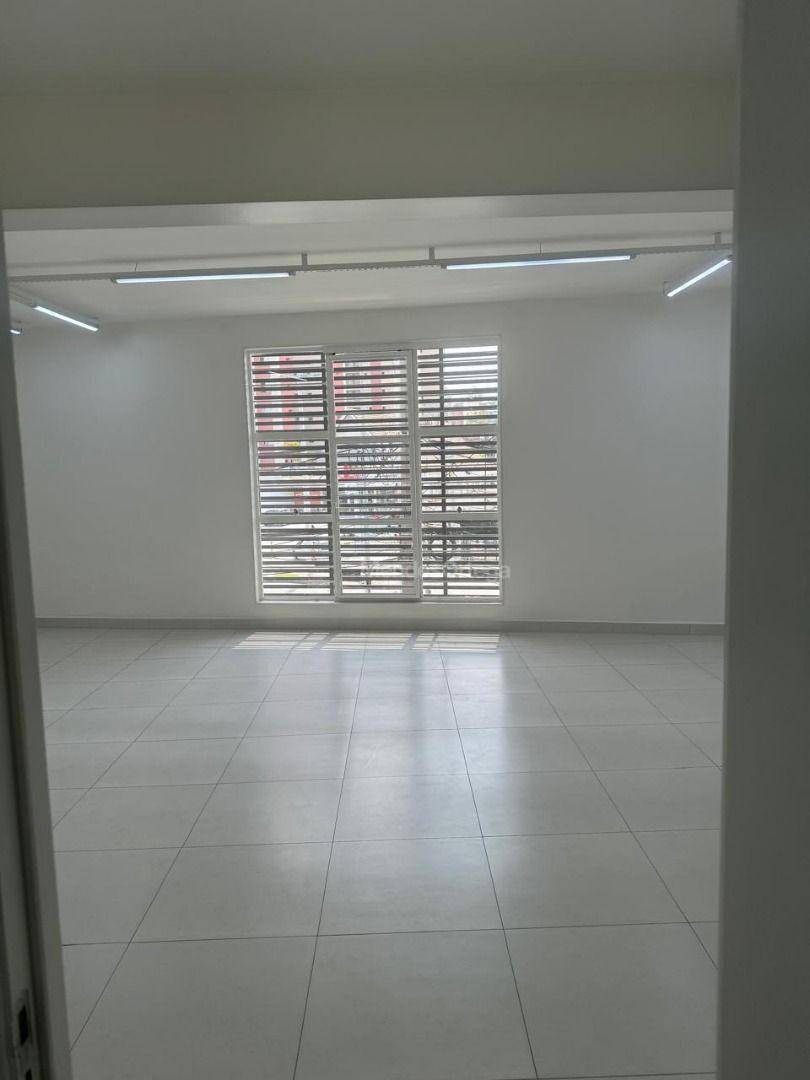 Apartamento para alugar com 1 quarto, 65m² - Foto 17