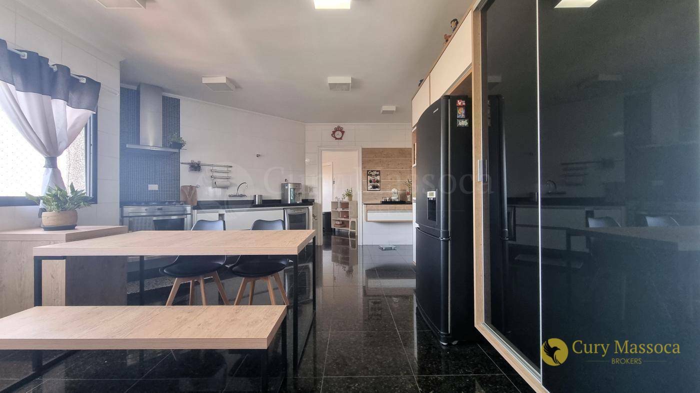 Apartamento à venda com 3 quartos, 247m² - Foto 25