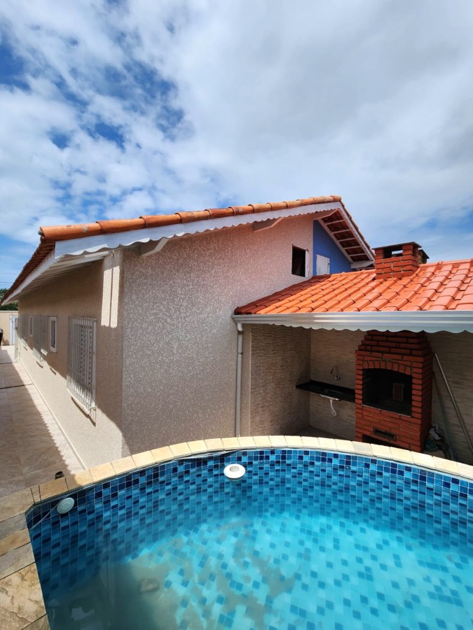 Casa à venda com 2 quartos, 136m² - Foto 1